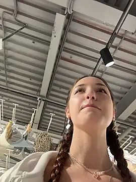 DollyTall online show from 13, 4, 2026