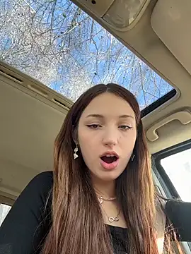 DollyTall online show from 23, 3, 2026