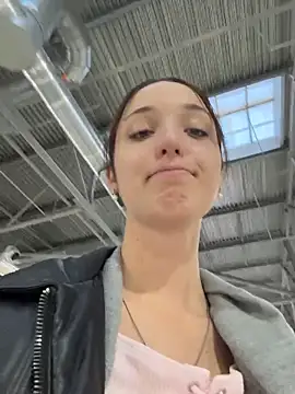 DollyTall online show from 21, 10, 2025