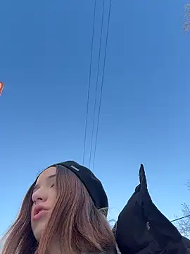 DollyTall online show from 21, 12, 2025