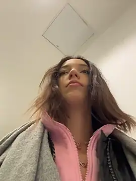 DollyTall online show from 7, 1, 2026