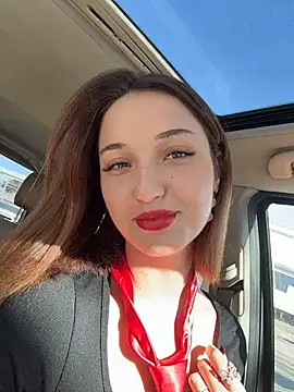 DollyTall online show from 30, 10, 2025