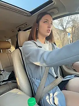 DollyTall online show from 29, 10, 2025