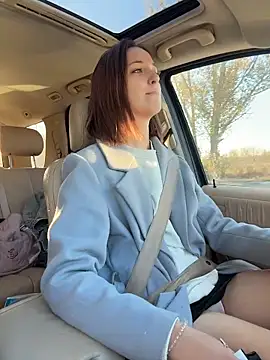 DollyTall online show from 22, 10, 2025