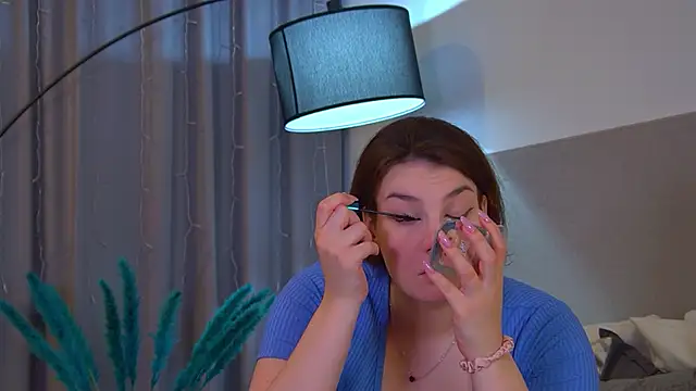 KarenClarks online show from 14, 11, 2025