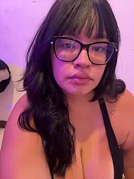 Snapshot of Emily_Taylor2 chatting on 24, 4, 2026 Emily Taylor2 online show from 24, 4, 2026