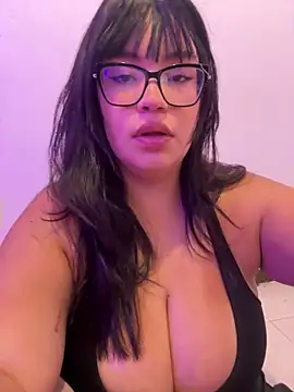 Snapshot of Emily_Taylor2 chatting on 25, 4, 2026 Emily Taylor2 online show from 25, 4, 2026