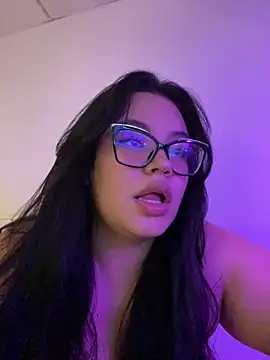 Snapshot of Emily_Taylor2 chatting on 5, 10, 2025 Emily Taylor2 online show from 5, 10, 2025