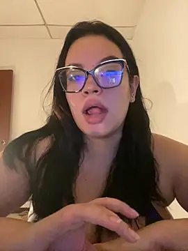 Snapshot of Emily_Taylor2 chatting on 10, 9, 2025 Emily Taylor2 online show from 10, 9, 2025