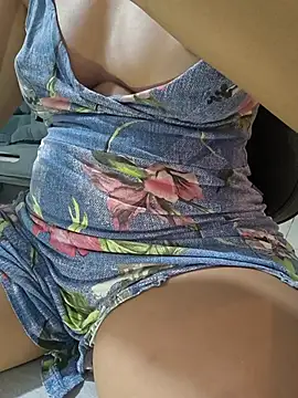 BrunaBittencourt25 online show from 7, 3, 2026