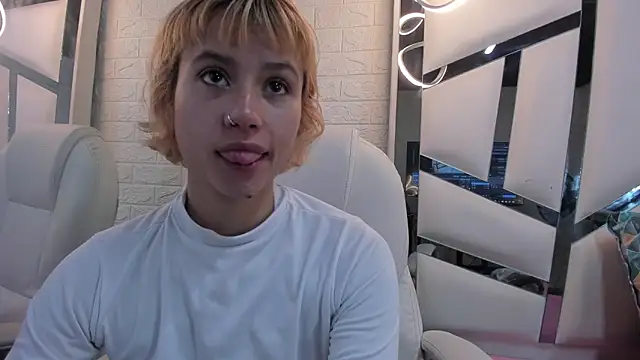 Snapshot of barbieambar chatting on 14, 5, 2026 barbieambar online show from 14, 5, 2026