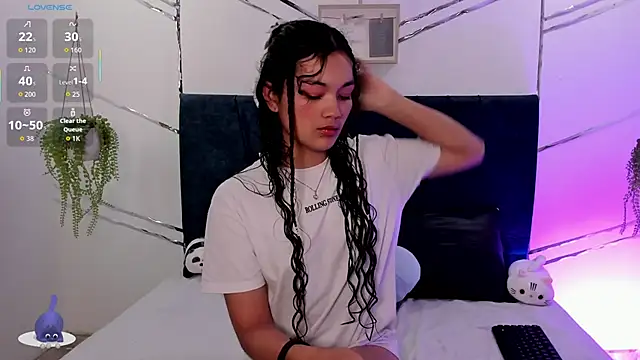 Snapshot of Camilla_Miller01 chatting on 7, 11, 2025 Camilla Miller01 online show from 7, 11, 2025