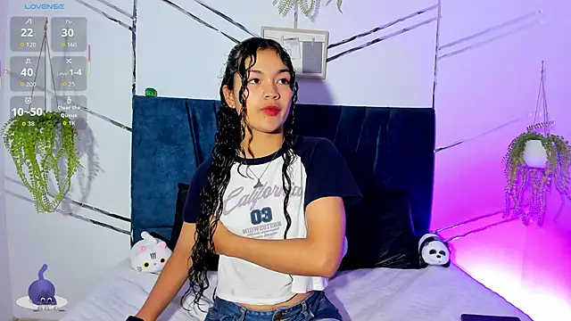 Snapshot of Camilla_Miller01 chatting on 21, 11, 2025 Camilla Miller01 online show from 21, 11, 2025