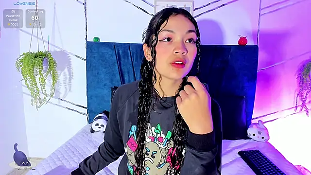 Snapshot of Camilla_Miller01 chatting on 15, 11, 2025 Camilla Miller01 online show from 15, 11, 2025