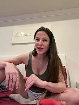 heyitsmadig online show from 3, 3, 2026