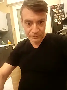 Snapshot of no-tabu chatting on 8, 11, 2025 no-tabu online show from 8, 11, 2025