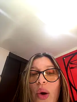 KoraSweett online show from 4, 12, 2025