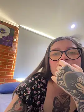 KoraSweett online show from 6, 2, 2026