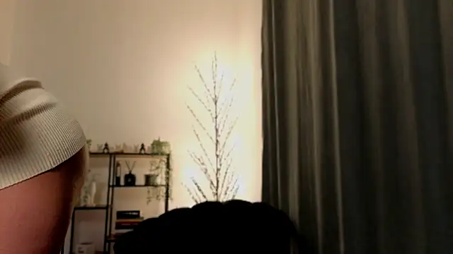 Snapshot of aerisblue chatting on 1, 12, 2025 aerisblue online show from 1, 12, 2025