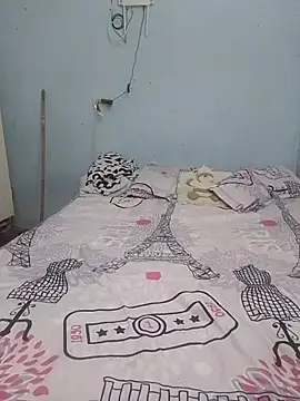 Snapshot of miroqui143 chatting on 13, 10, 2025 miroqui143 online show from 13, 10, 2025