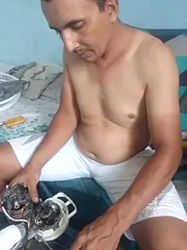 miroqui143 online show from 14, 12, 2025