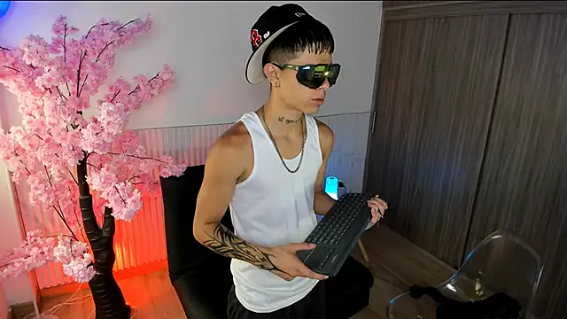 Snapshot of jake_beach chatting on 11, 9, 2025 jake beach online show from 11, 9, 2025