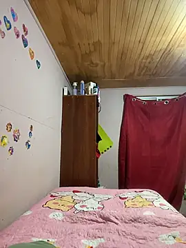 kiittyselenita online show from 4, 3, 2026