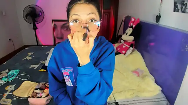 Snapshot of Anais_lux chatting on 27, 6, 2026 Anais lux online show from 27, 6, 2026