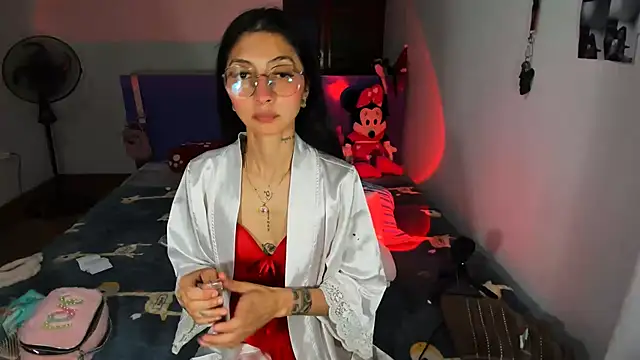 Snapshot of Anais_lux chatting on 13, 6, 2026 Anais lux online show from 13, 6, 2026