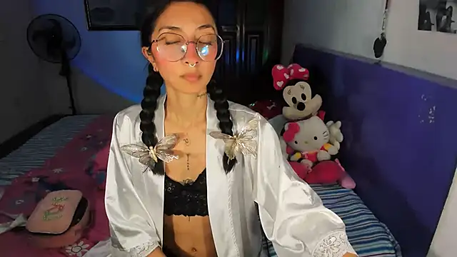 Snapshot of Anais_lux chatting on 1, 7, 2026 Anais lux online show from 1, 7, 2026
