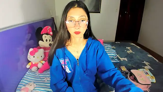 Snapshot of Anais_lux chatting on 20, 7, 2026 Anais lux online show from 20, 7, 2026