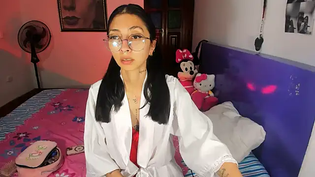 Snapshot of Anais_lux chatting on 30, 6, 2026 Anais lux online show from 30, 6, 2026