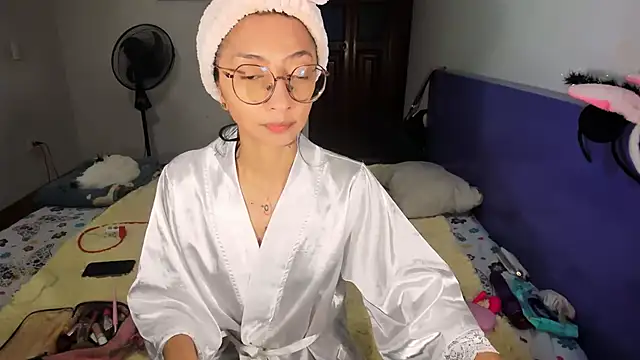 Anais lux online show from 6, 4, 2026