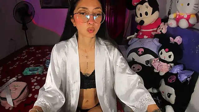 Snapshot of Anais_lux chatting on 8, 7, 2026 Anais lux online show from 8, 7, 2026
