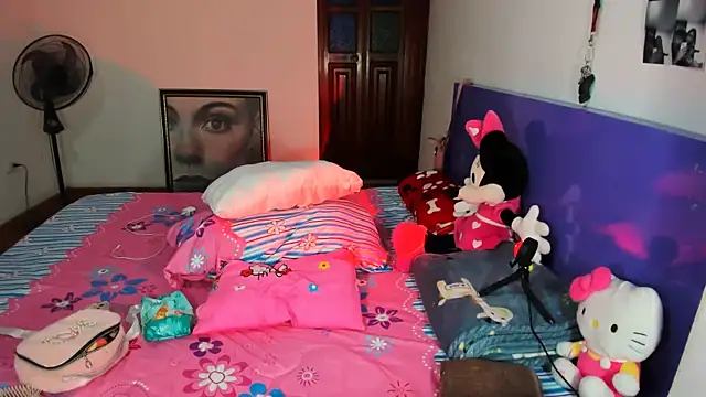 Snapshot of Anais_lux chatting on 15, 6, 2026 Anais lux online show from 15, 6, 2026