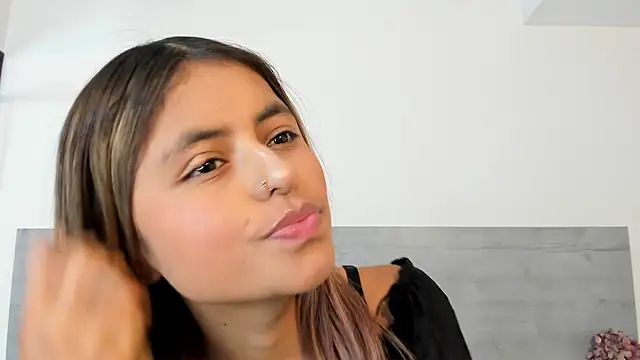 sunnyWhitee online show from 9, 3, 2026