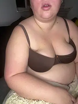 Snapshot of roxey-1997 chatting on 16, 11, 2025 roxey-1997 online show from 16, 11, 2025