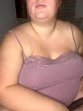 Snapshot of roxey-1997 chatting on 15, 10, 2025 roxey-1997 online show from 15, 10, 2025