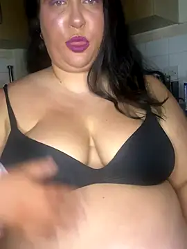 Snapshot of roxey-1997 chatting on 27, 10, 2025 roxey-1997 online show from 27, 10, 2025