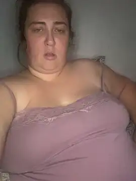 Snapshot of roxey-1997 chatting on 8, 10, 2025 roxey-1997 online show from 8, 10, 2025