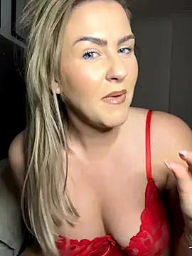 Snapshot of Charleigh_xx chatting on 13, 11, 2025 Charleigh xx online show from 13, 11, 2025