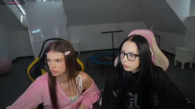 VivianSweet  online show from 7, 3, 2026