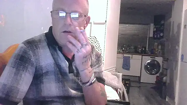 Snapshot of hefin18 chatting on 26, 2, 2025 hefin18 online show from 26, 2, 2025
