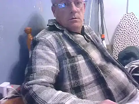 Snapshot of hefin18 chatting on 12, 2, 2025 hefin18 online show from 12, 2, 2025