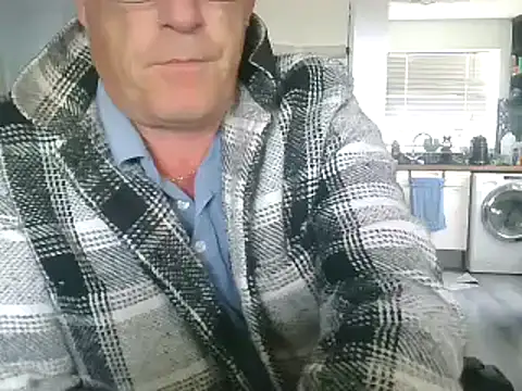 Snapshot of hefin18 chatting on 27, 1, 2025 hefin18 online show from 27, 1, 2025