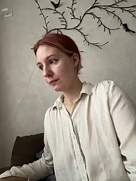 Hera Mark online show from 12, 11, 2025