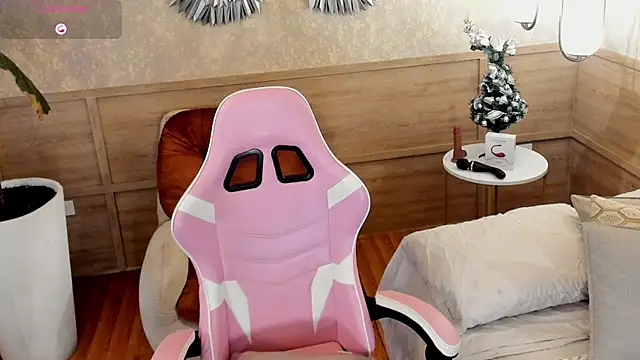 Skyyle  online show from 22, 12, 2025