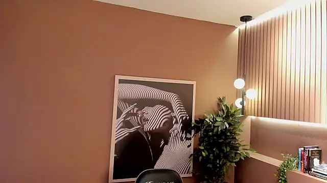 Skyyle  online show from 7, 11, 2025