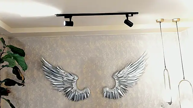 Skyyle  online show from 15, 12, 2025