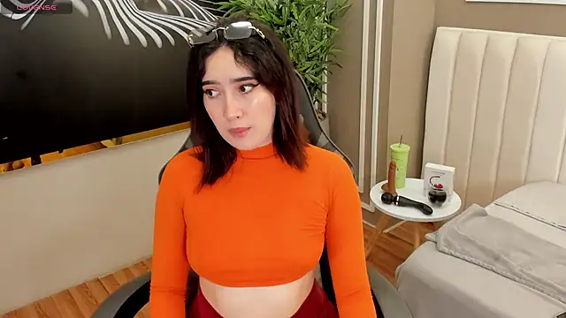 Skyyle  online show from 28, 3, 2026